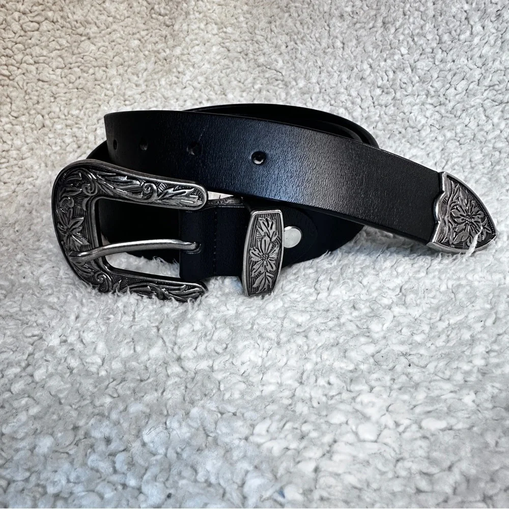 Black western Coastal Cowboy  belt ornate buckle faux leather. NWOT